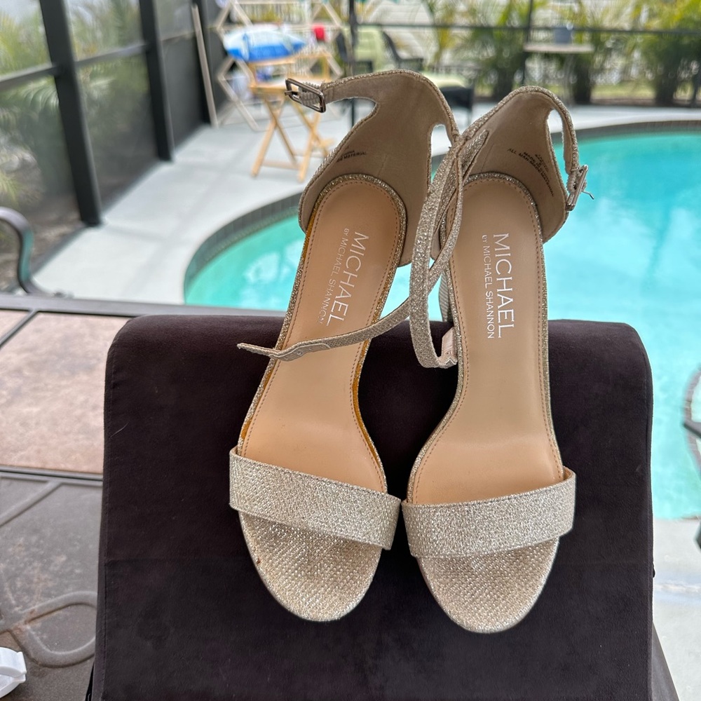 Michael kors sandels 8 heels